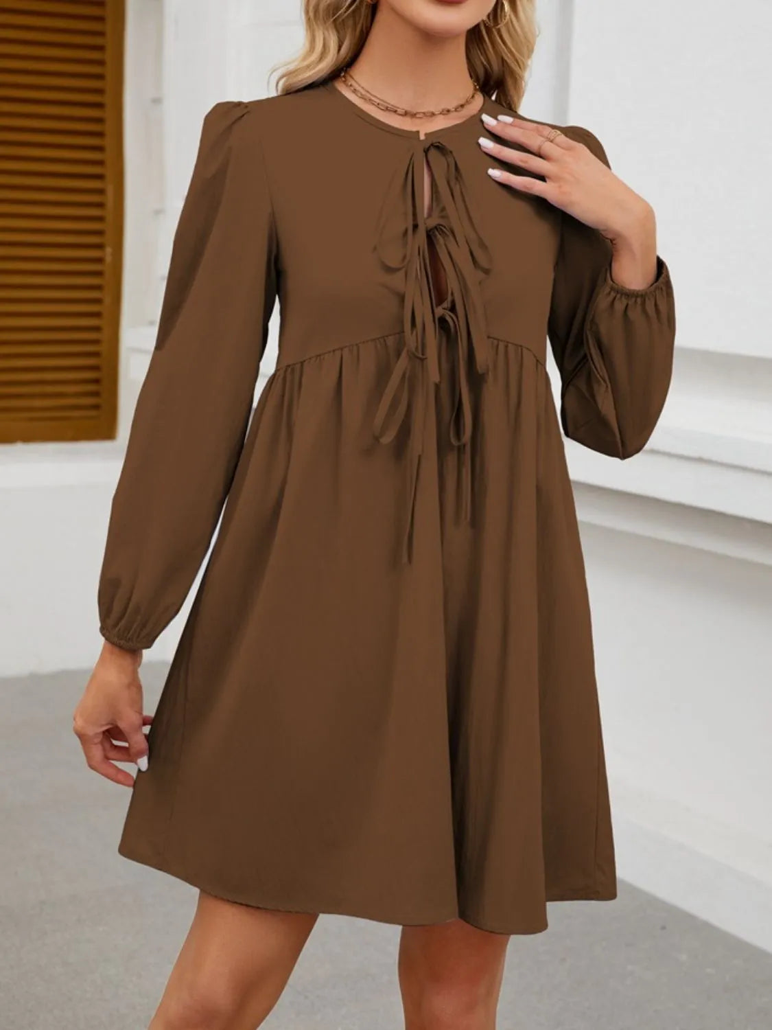 LP | Miniabito a maniche lunghe tie front