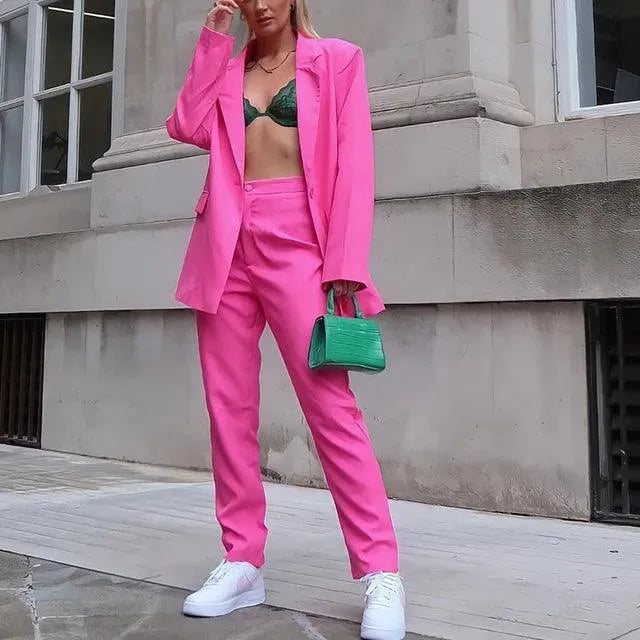LP | Blazer e pantaloni alla moda per le donne