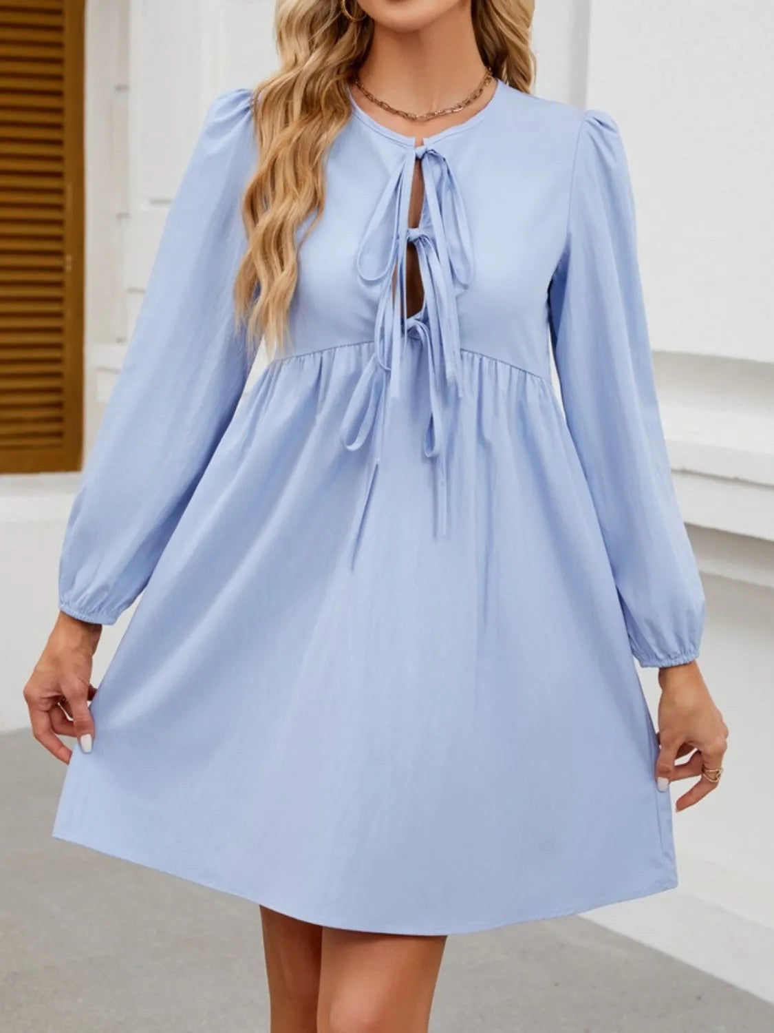 LP | Miniabito a maniche lunghe tie front