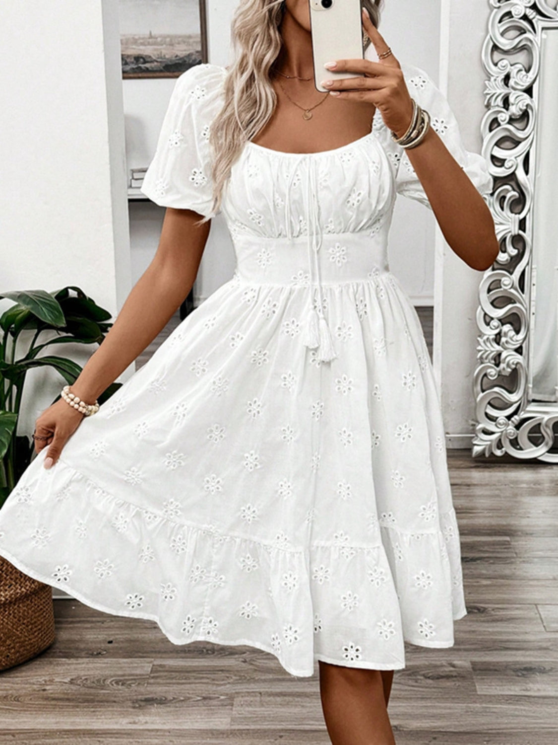 LP | Miniabito smocked con scollo quadrato e maniche a sbuffo