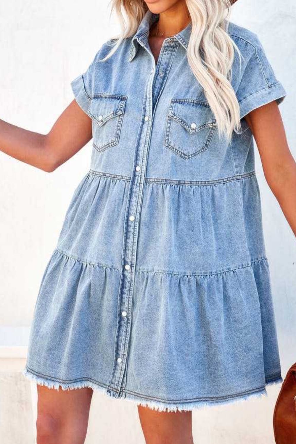 LP | Miniabito in denim con orlo grezzo e bottoni