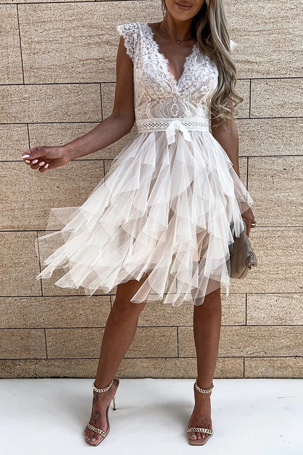 LP | Abito midi in pizzo senza maniche con scollo a V