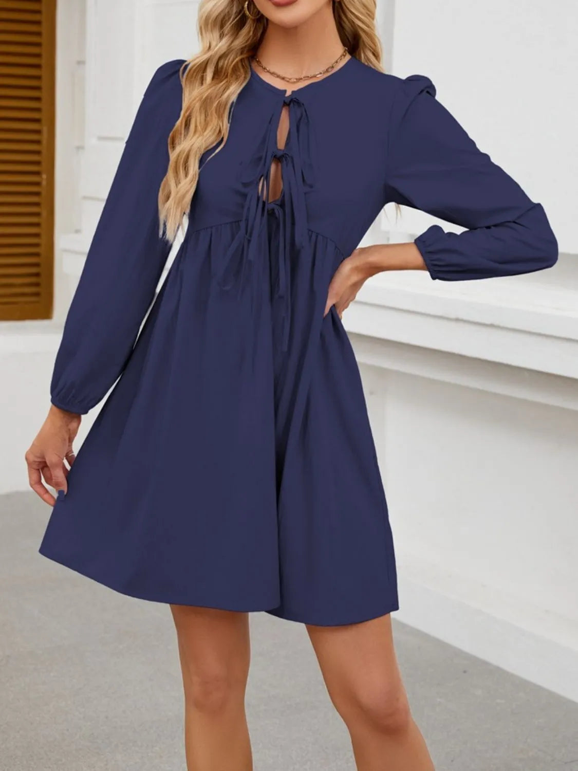 LP | Miniabito a maniche lunghe tie front