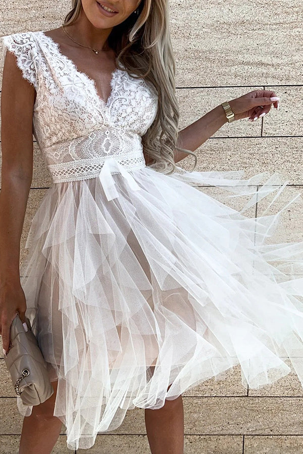 LP | Abito midi in pizzo senza maniche con scollo a V