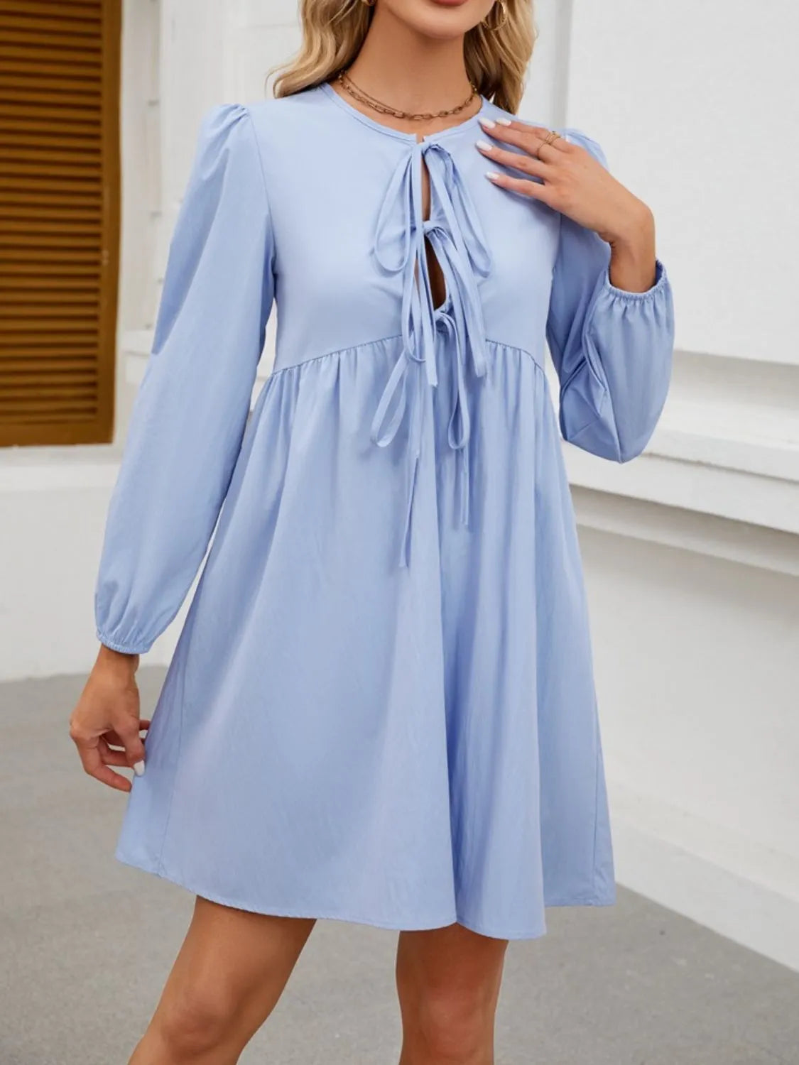 LP | Miniabito a maniche lunghe tie front