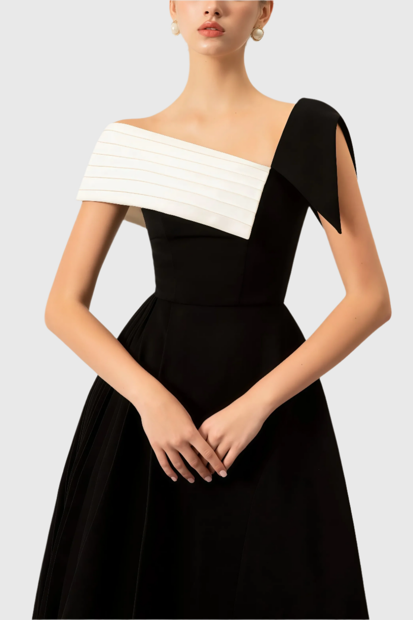 LP | Abito midi asimmetrico nero con inserto bianco
