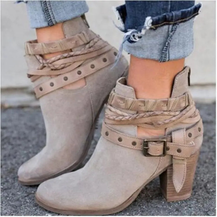 LP | Stivaletti chic con cinturino intrecciato
