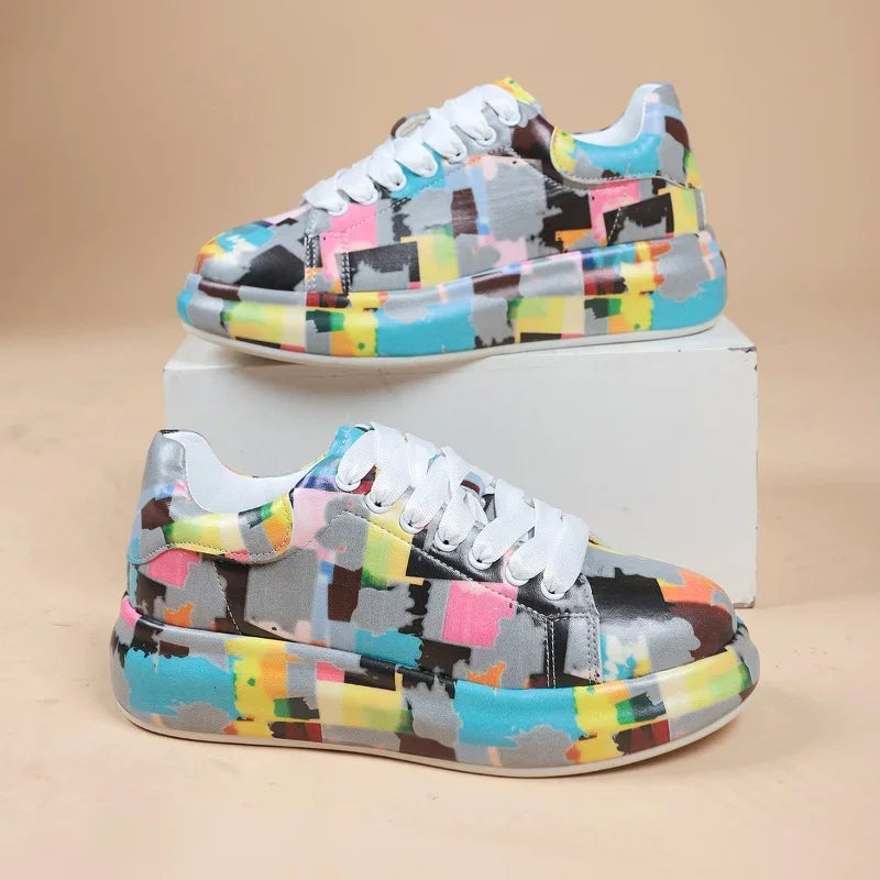 LP | Scarpe da ginnastica vivaci in stile graffiti