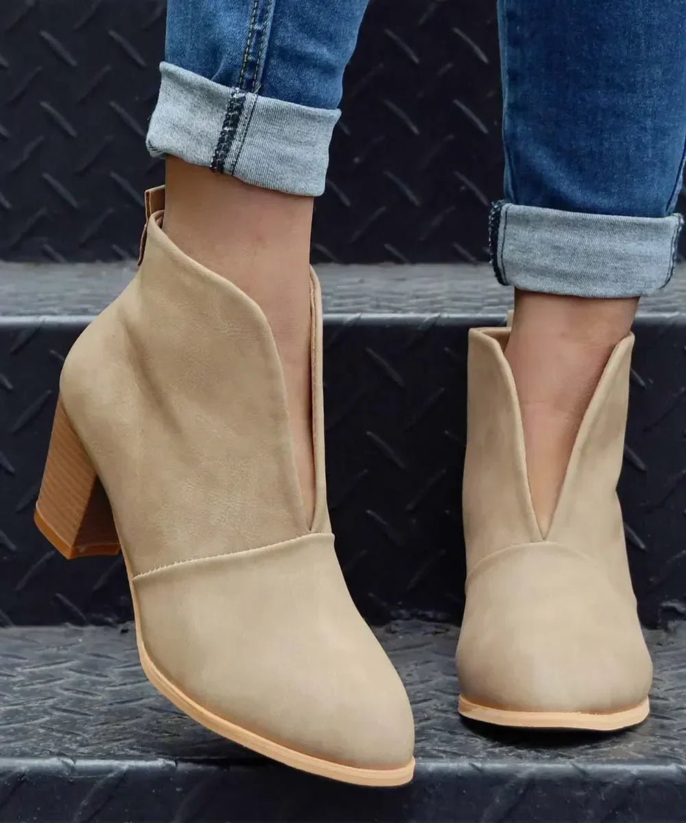 LP | Stivaletti chic con scollo a V e tacco a blocco