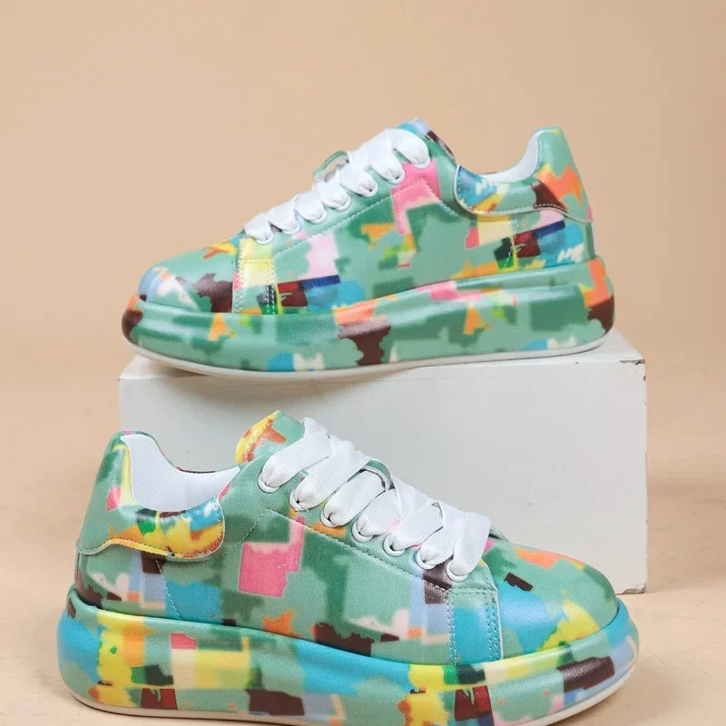 LP | Scarpe da ginnastica vivaci in stile graffiti