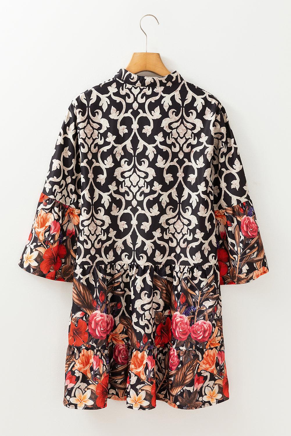 LP | Eleganza con un mini abito nero da donna in look vintage