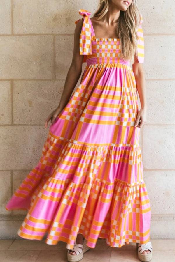 LP | Maxi abito a quadri e strisce smocked con cravatta rosa