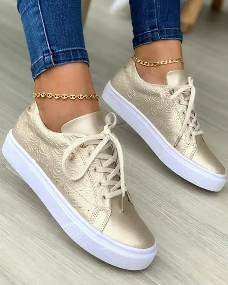 LP | Scarpe da ginnastica chic con dettagli in oro