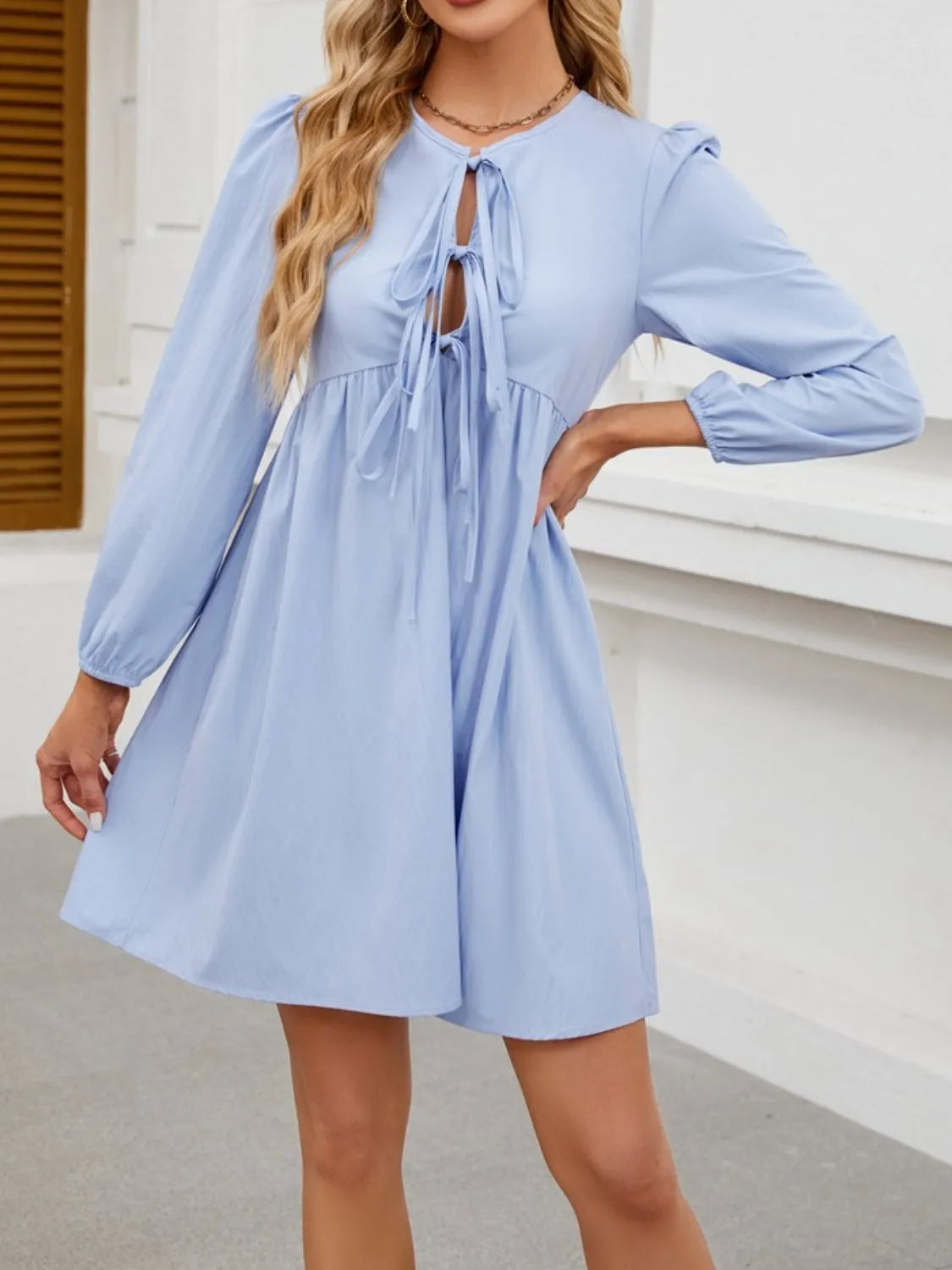 LP | Miniabito a maniche lunghe tie front