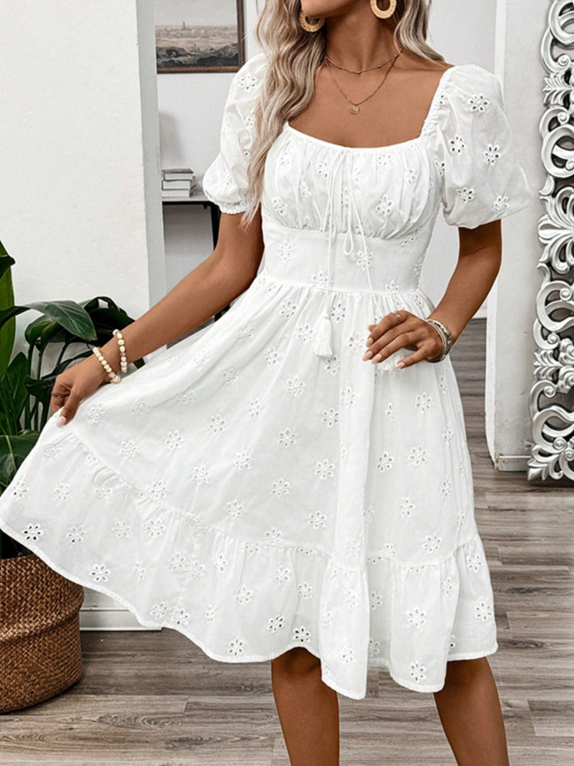 LP | Miniabito smocked con scollo quadrato e maniche a sbuffo