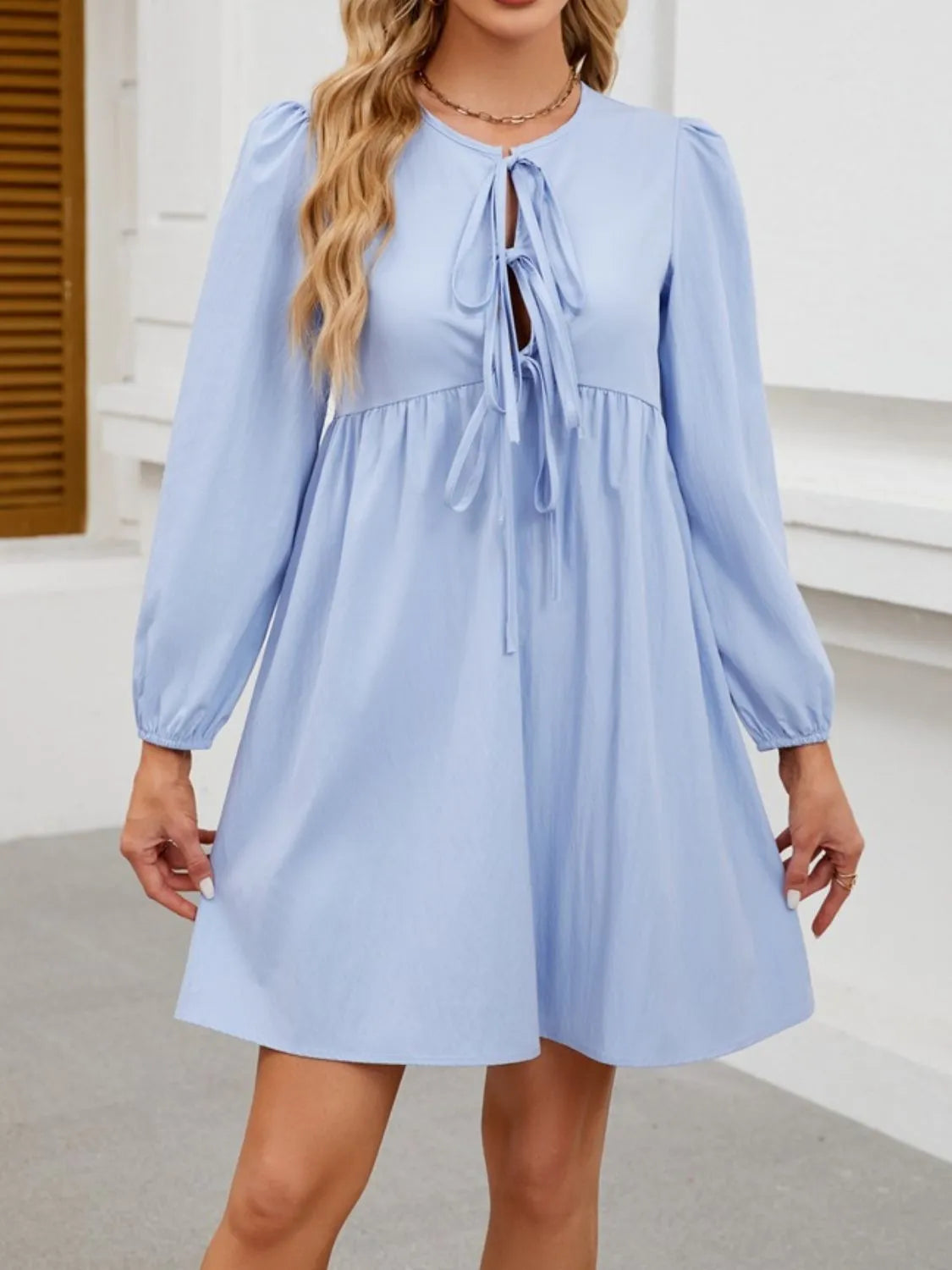 LP | Miniabito a maniche lunghe tie front