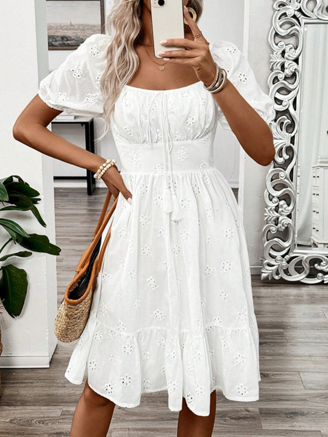 LP | Miniabito smocked con scollo quadrato e maniche a sbuffo