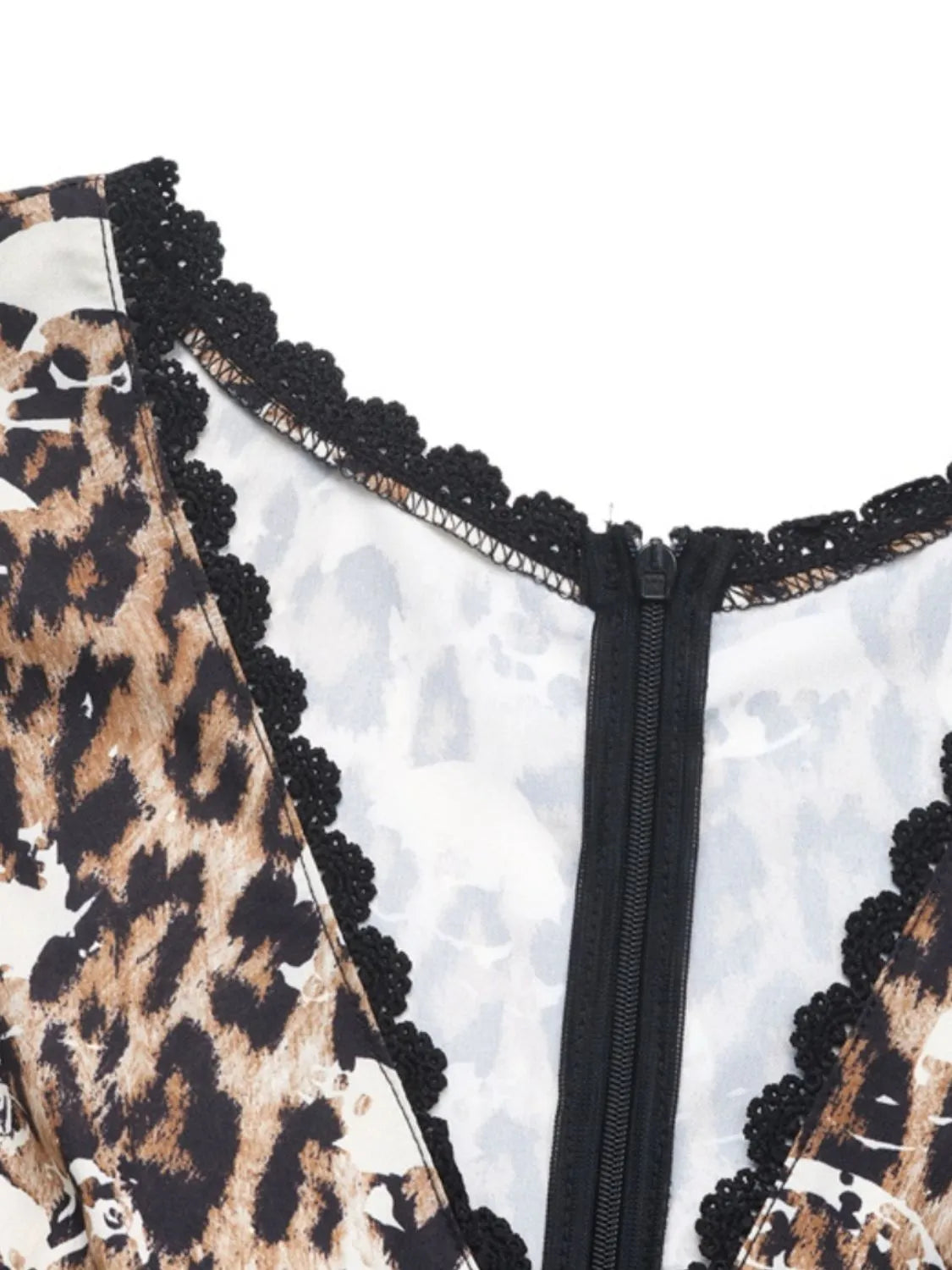 LP | Mini abito leopardato con scollo a V e maniche lunghe