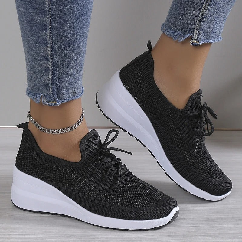 LP | Sneaker in maglia con chiusura in pizzo