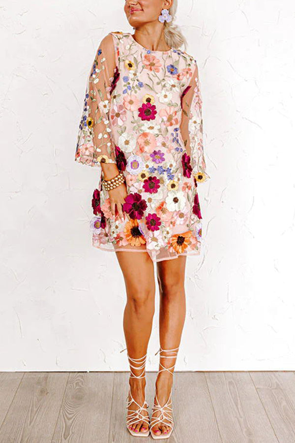 LP | Dahlia Dreaming Ricamato con applicazioni floreali Mini abito a mezza manica