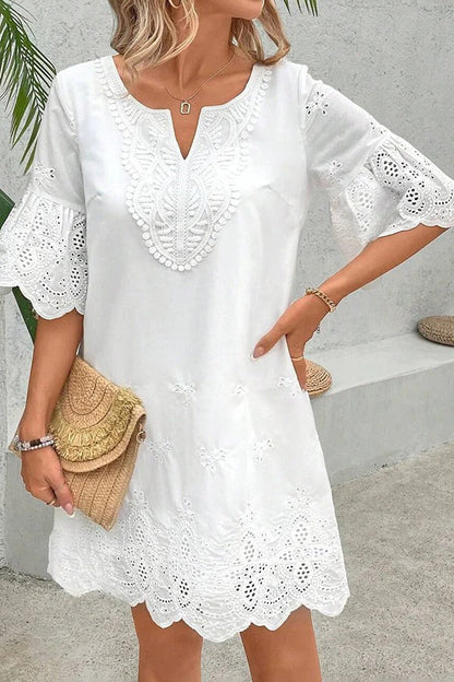 LP | Miniabito casual in pizzo con scollo a V con ricamo in tinta unita
