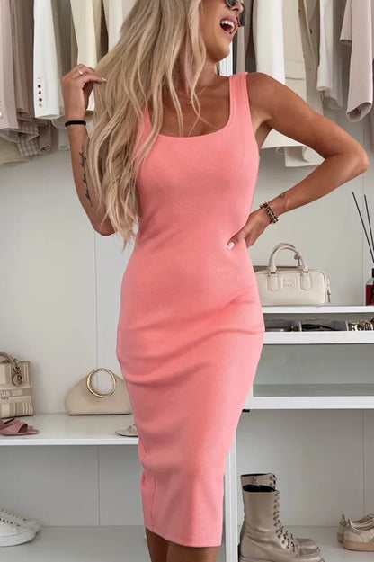 LP | Comfort e femminilità: abito midi in maglia a coste con spacco a carrarmato ed elasticizzato