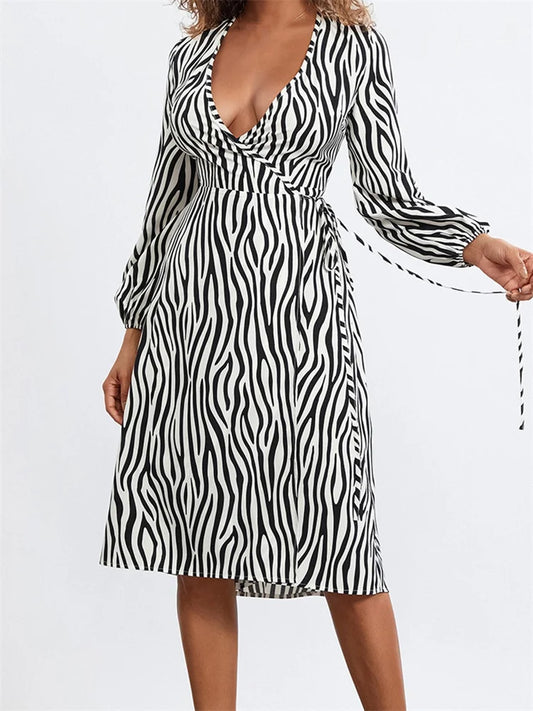 LP | Abito midi con scollo a V e strisce zebrate da annodare