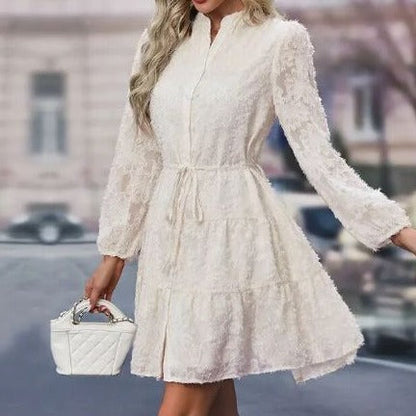 LP | Elegante abito midi in pizzo dalla linea ad A