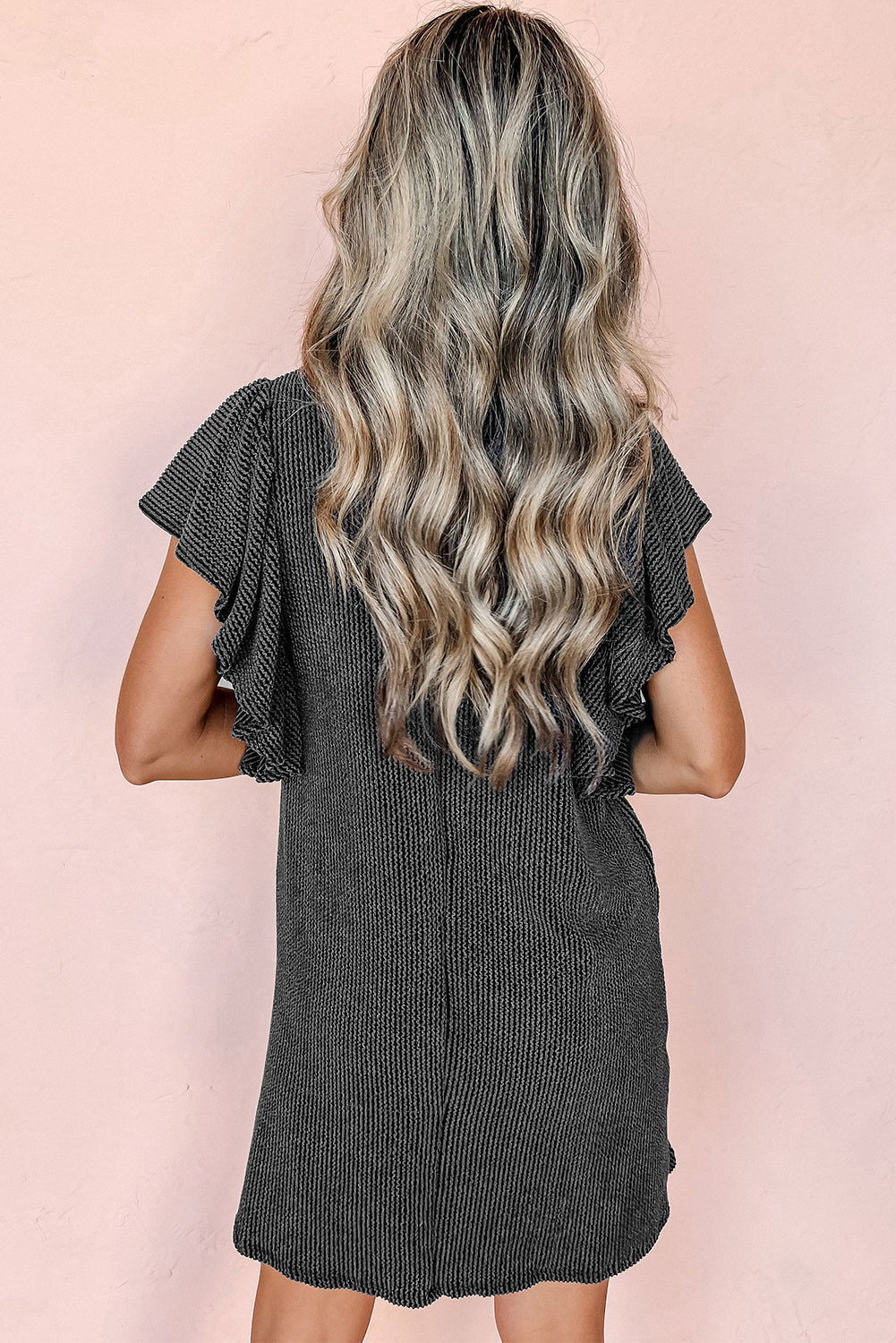LP | Mini abito chic con maniche strutturate e arricciate