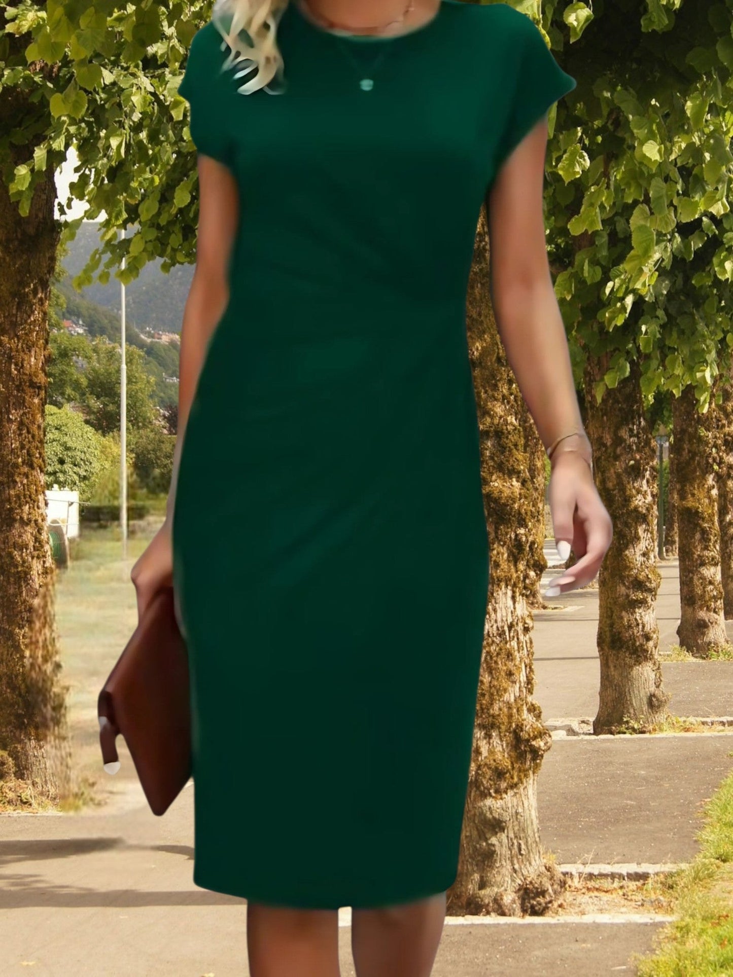 LP | Abito midi da donna con maniche corte e vestibilità aderente