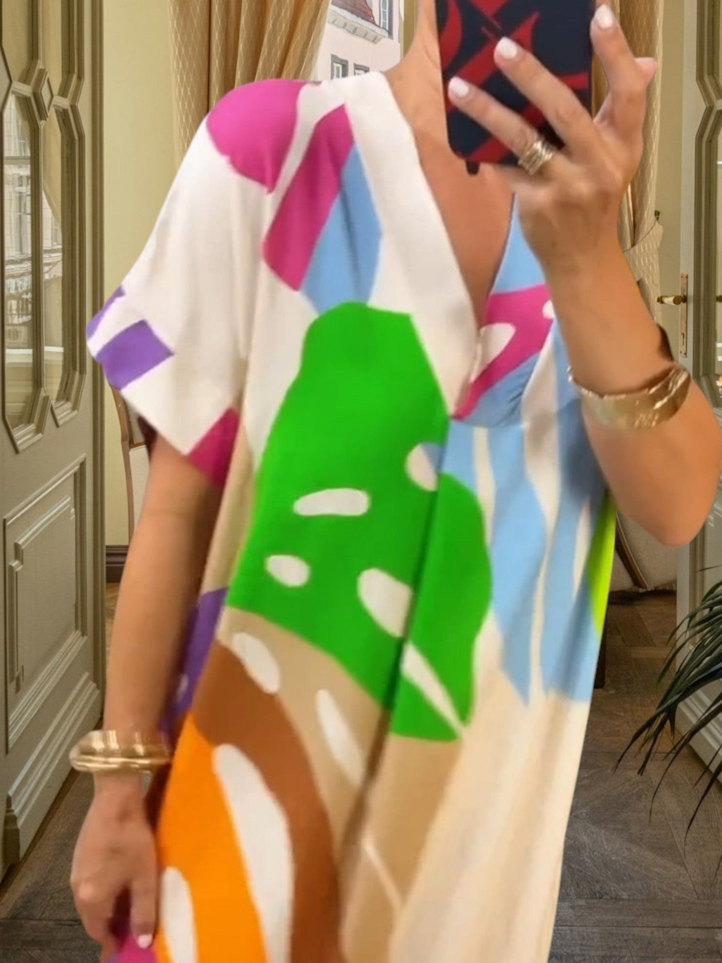 LP | Vibrante abito midi in misto cotone con scollo a V e maniche corte, ideale per la primavera e l'estate