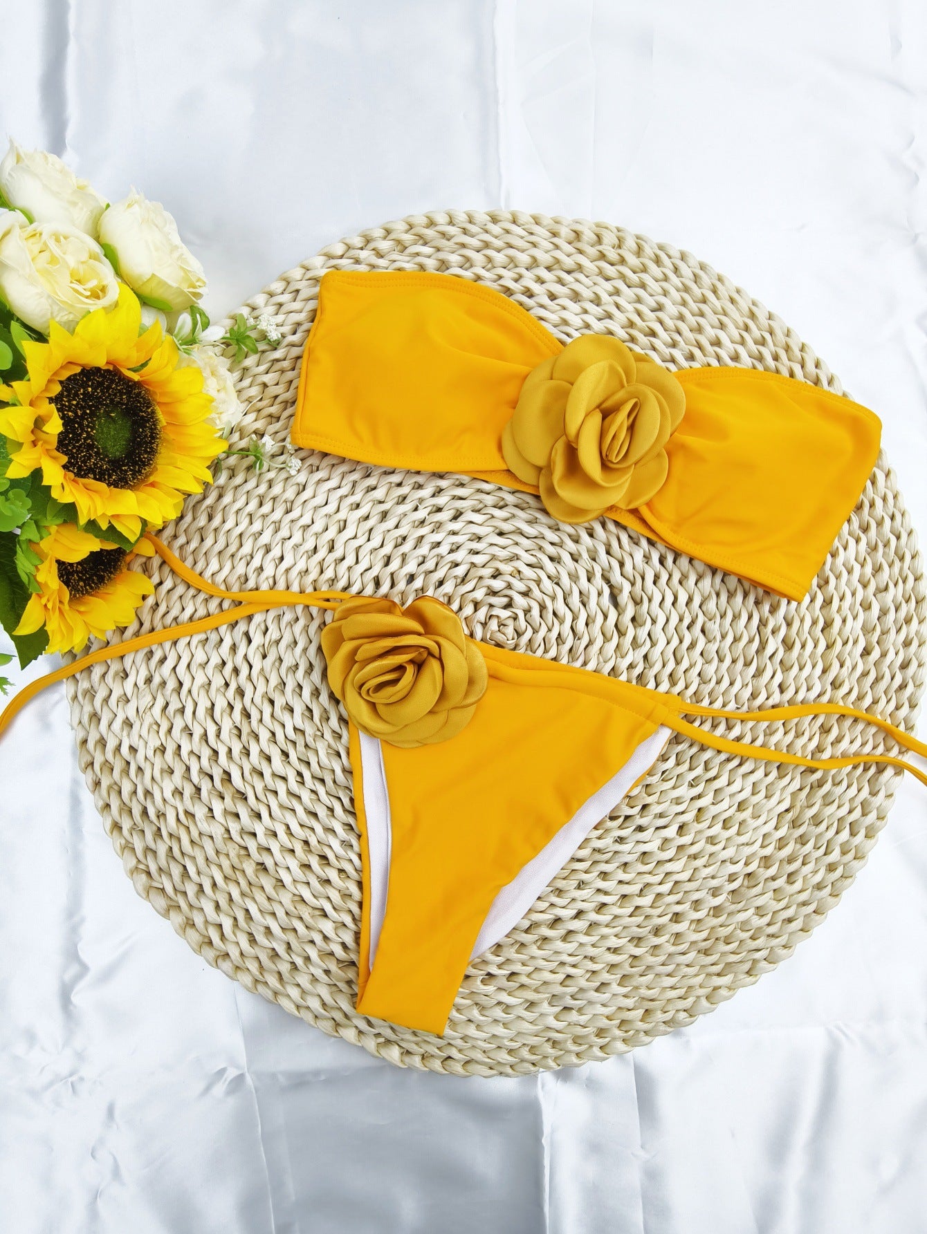 Fluido e favoloso Bikini