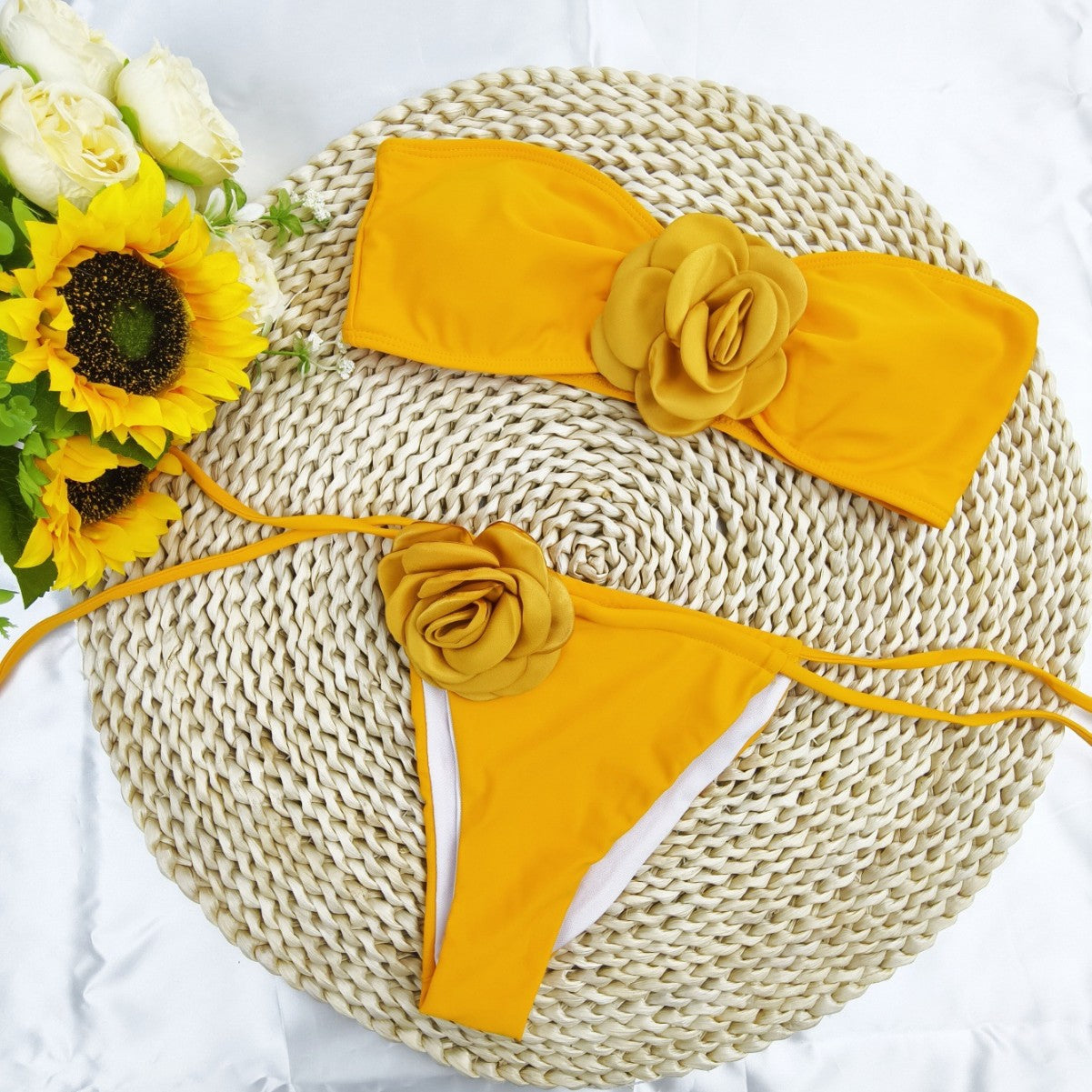 Fluido e favoloso Bikini