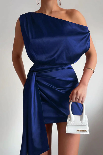 LP | Elegante miniabito monospalla dalla vestibilità perfetta