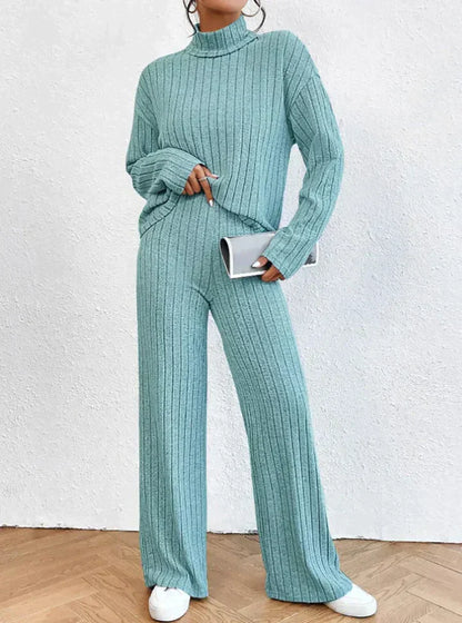 LP | Pantaloni in maglia e maglione a collo alto