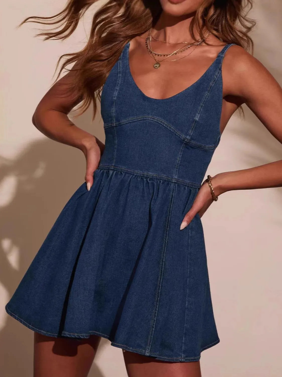 LP | Mini abito in denim con cinturino regolabile sul retro