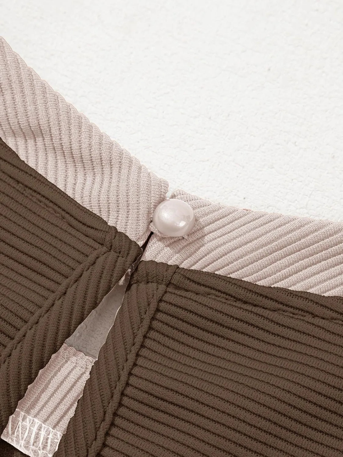 LP | Mini abito con scollo rotondo e maniche lunghe