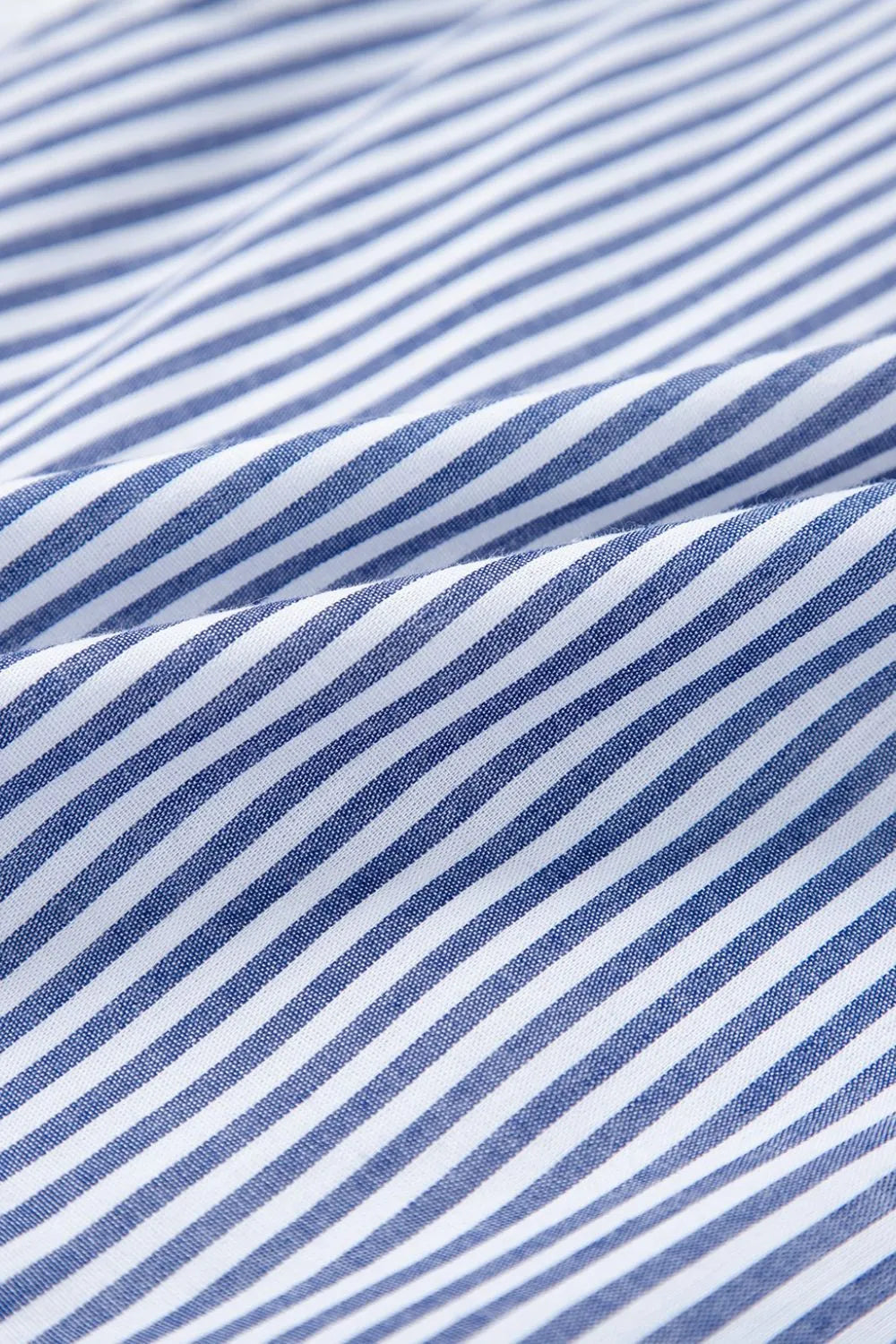 LP | Stripe Miniabito senza maniche, con ric ric incavo, in cui è possibile vedere la parte superiore del corpo.