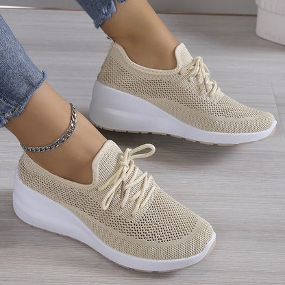 LP | Sneaker in maglia con chiusura in pizzo